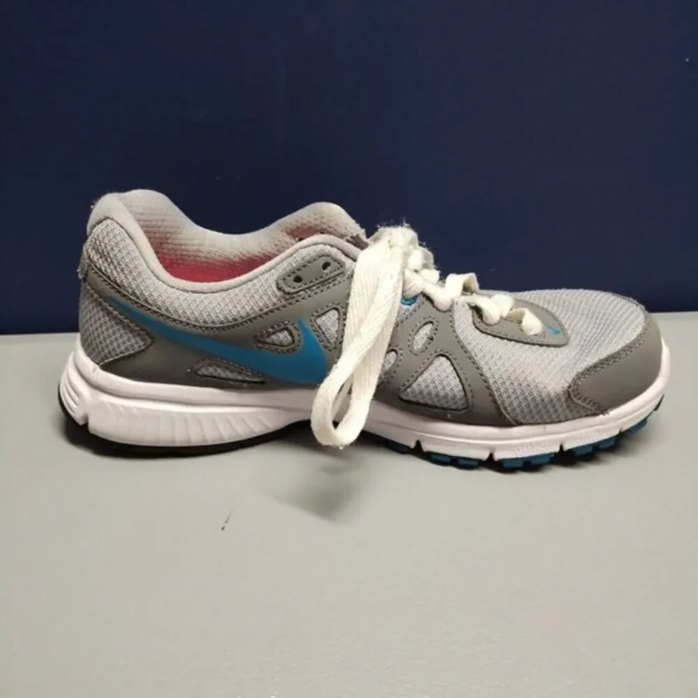 Nike‎ Revolution 2 Running Sneakers Womens Size 8 Gray Mesh Lace Up 554902-006